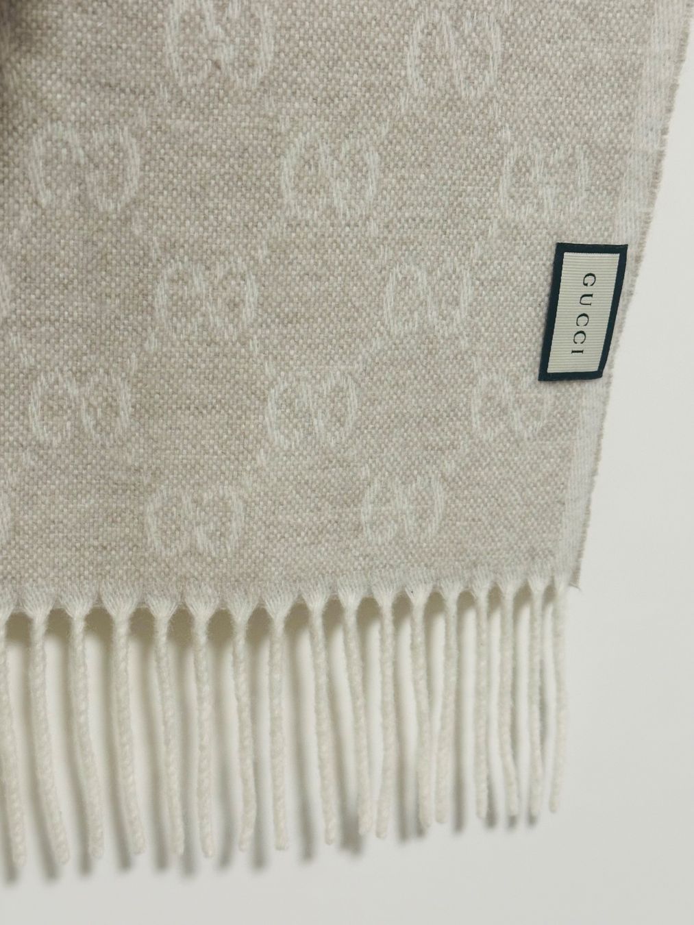 Gucci Foulard & Sciarpe: GUCCI Kaschmir Schal Beige – Usato da Basel venduto da iulia_haul 2