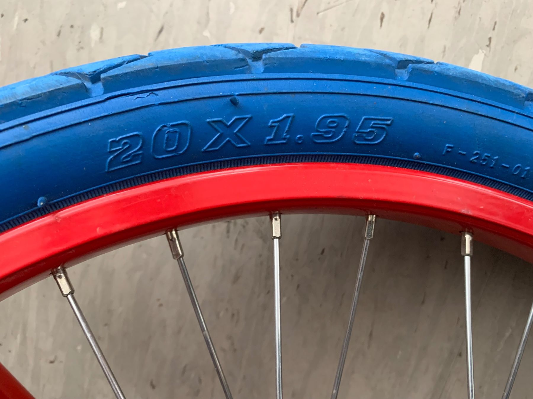 Velos: Einrad Vitelli 20 Zoll – Gebraucht aus Hombrechtikon von spookycat 6