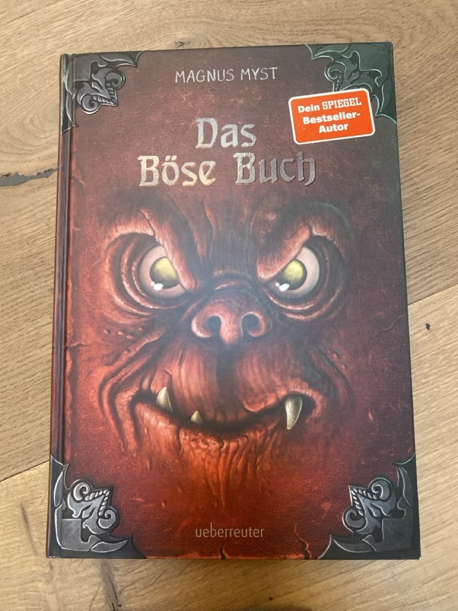 Libri: Magnus Myst "Das Böse Buch" – Usato da Saanenmöser venduto da ballerinas