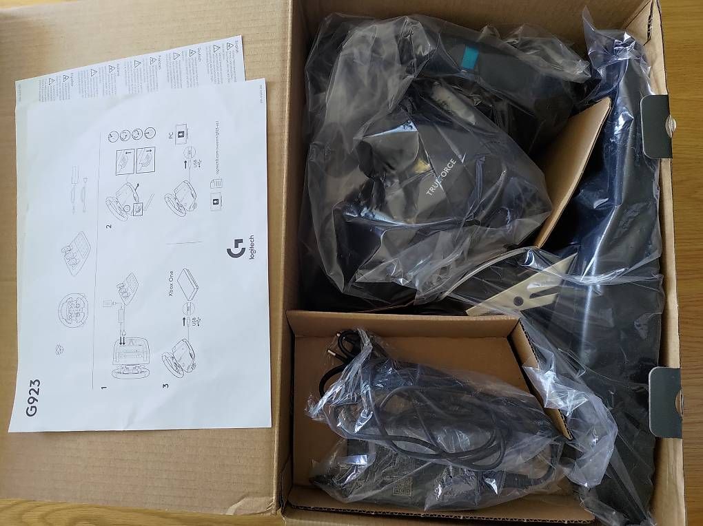 Logitech Controller: Kit Logitech G923 TRUEFORCE volant + pédales - état neuf – Usato da Cortaillod venduto da myairstop 1