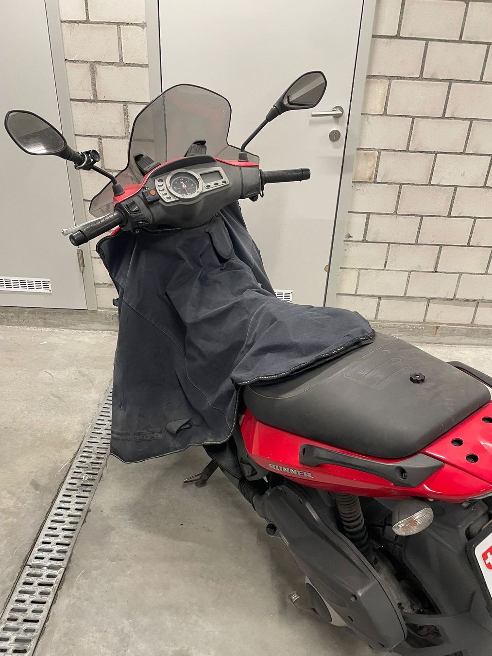 Gilera Scooters: Gilera Runner 200 ST Roller Frisch ab mfk – D'occasion à Sargans par iru_gk8f 7