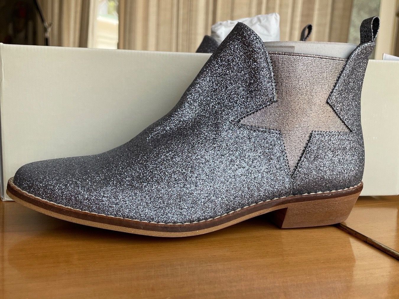 Stella McCartney Scarpe per ragazze: NEW Stella McCartney "Lily" Boots – Nuovo e nell'imballaggio originale da Binningen venduto da Pirtis