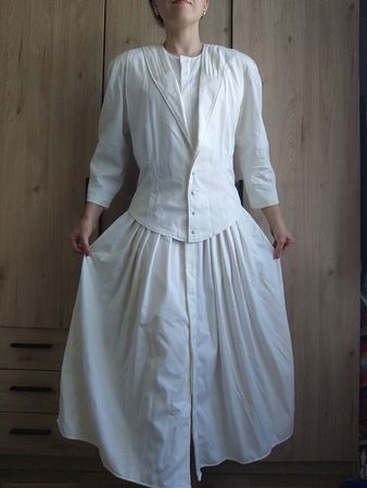 Vintage white dress suit, size S-M