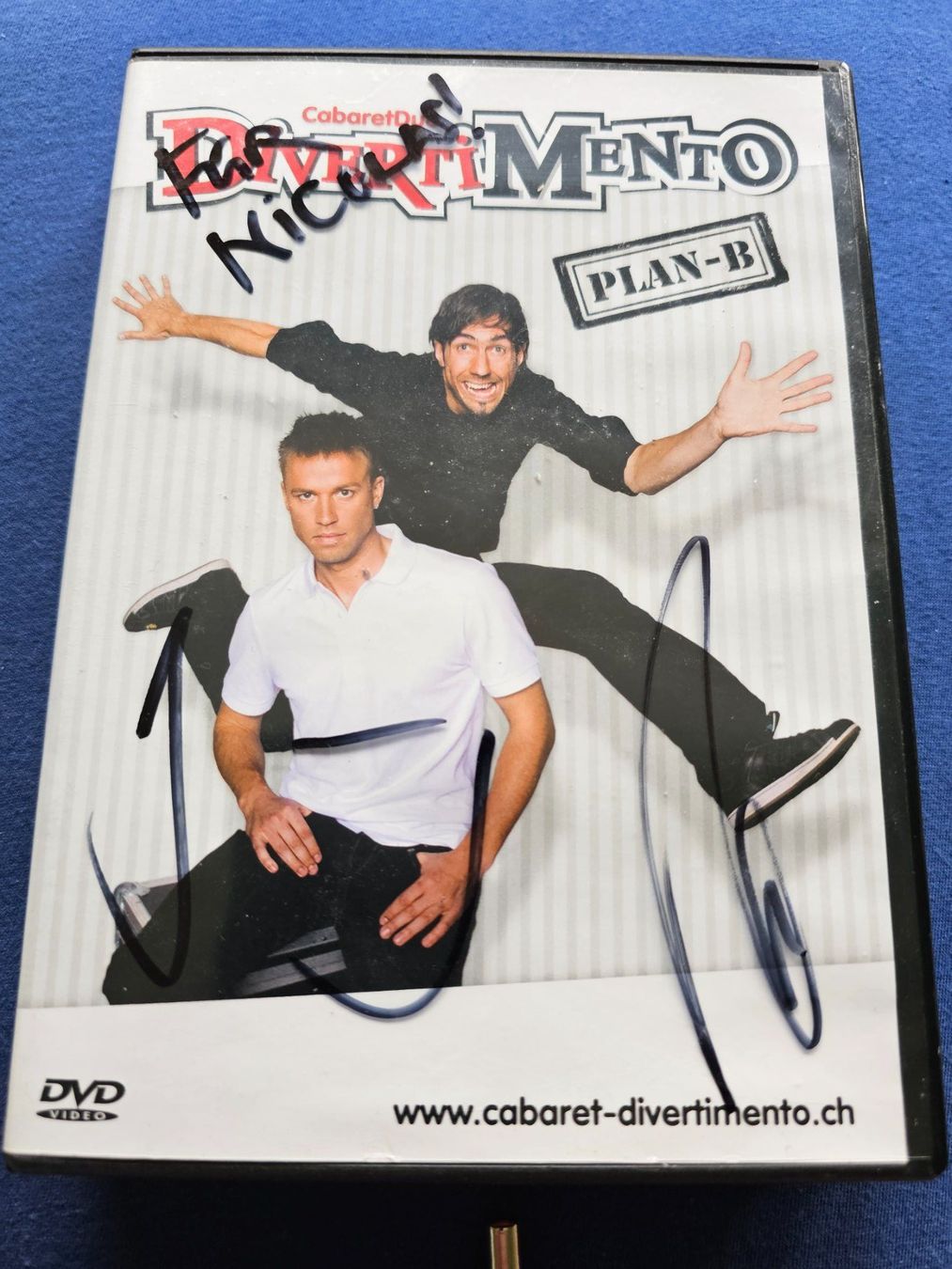 Tous les DVDs: Divertimento-Plan B DVD Signiert – D'occasion à Bremgarten AG par musiccollector