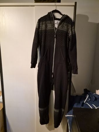 Onepiece Jumpsuit schwarz mit Muster Grösse XS gebraucht