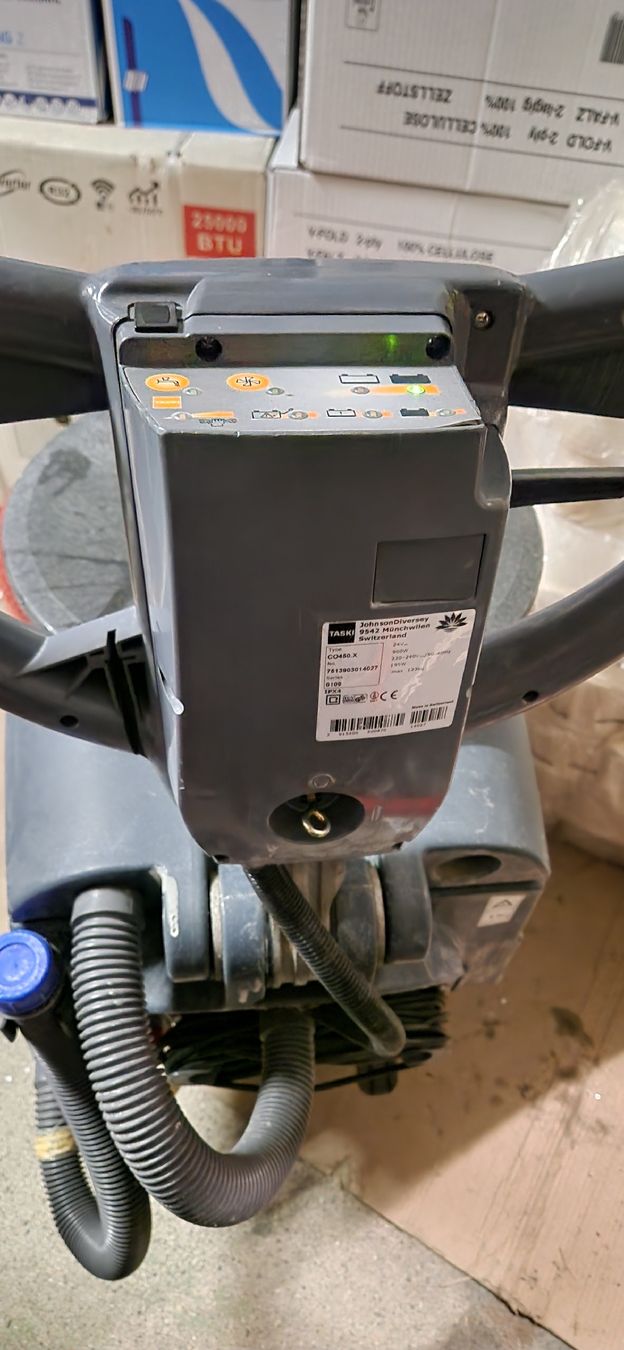 Tutte le macchine: TASKI Swingo 450B Scheuersaugmaschine mit Batterien – Difettoso da Niederlenz venduto da scotti2000 6