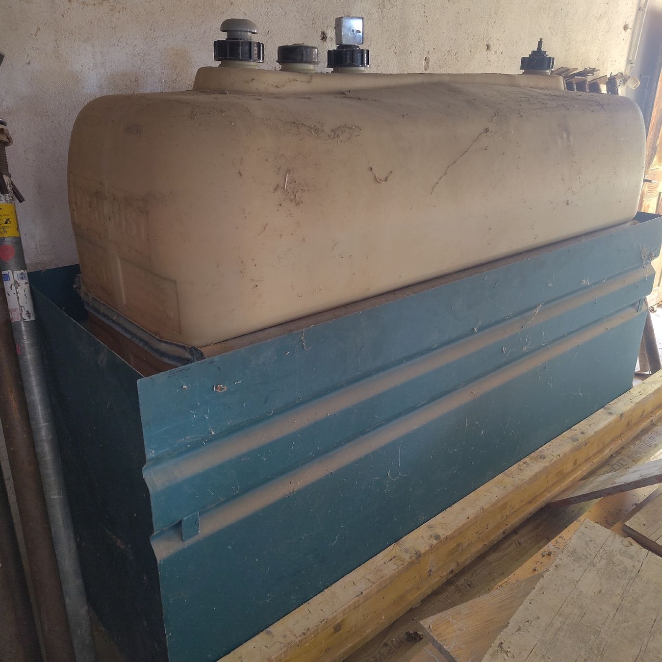 Chauffage: 2000l Heizöl Tank  – D'occasion à Oberdorf SO par Dinuone 2