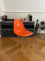 Designklassiker: Vitra Fiberglass Chair Eiffel Base Orange