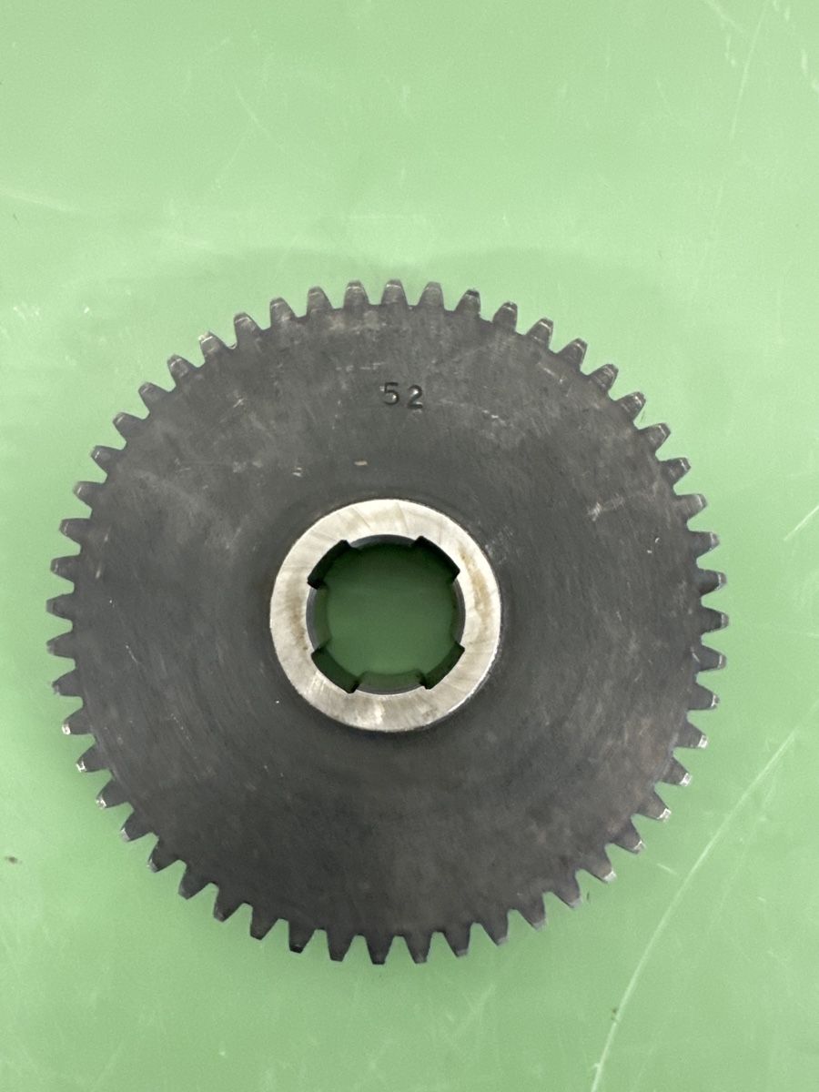 Tutti gli attrezzi: Pignon industriel 52 dents, module 2.5 – Usato da Aarberg venduto da SNMachines 1