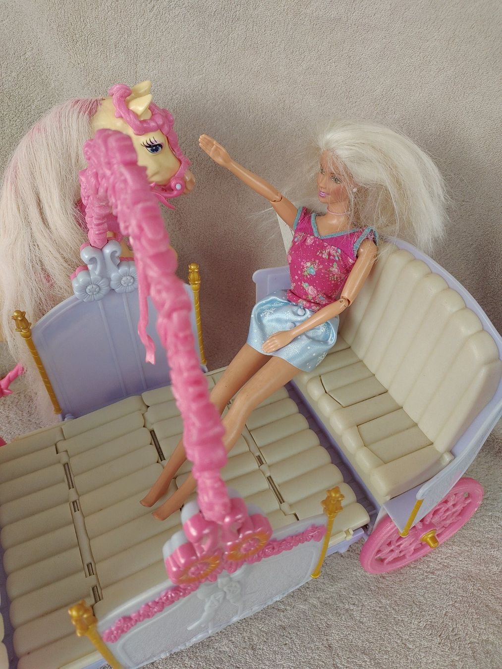 Giocattoli: Kutsche, Pferd und Barbie – Usato da Strengelbach venduto da Phorensic_30 3