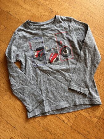 Schönes Langarmshirt Gr. 116, Mayoral
