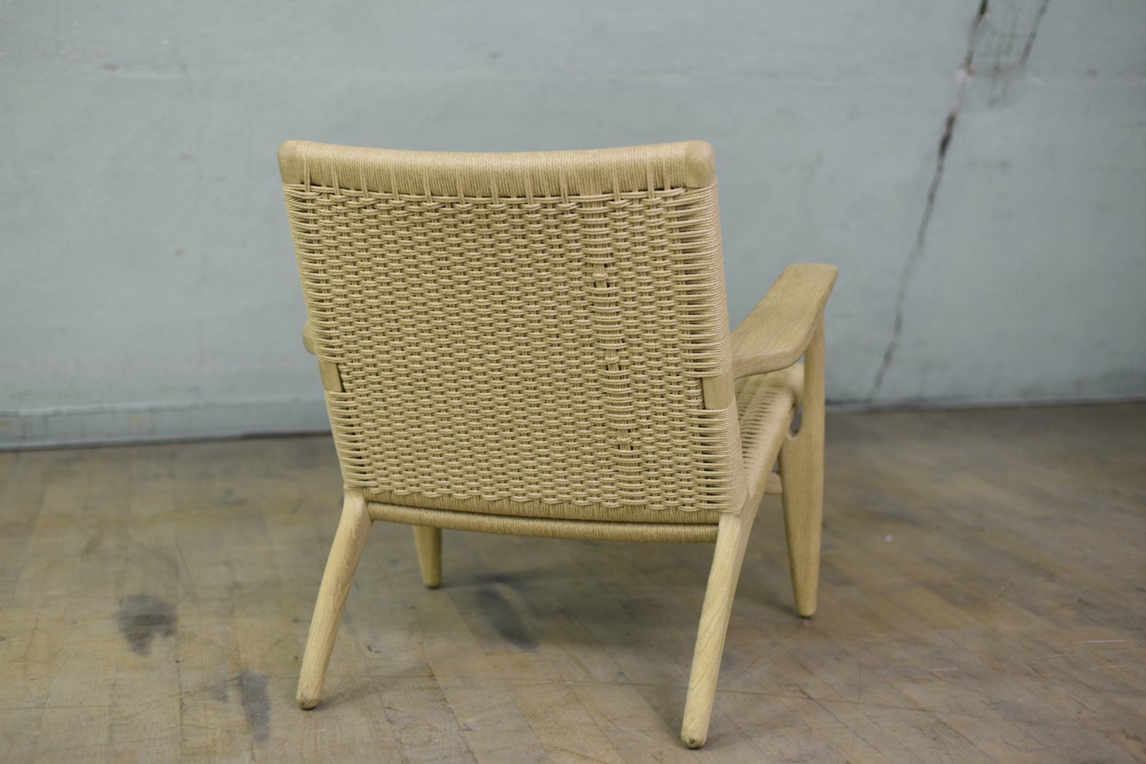 Poltrone: Sessel CH25 von Hans J. Wegner – Usato da Lichtensteig venduto da UsedIN 7