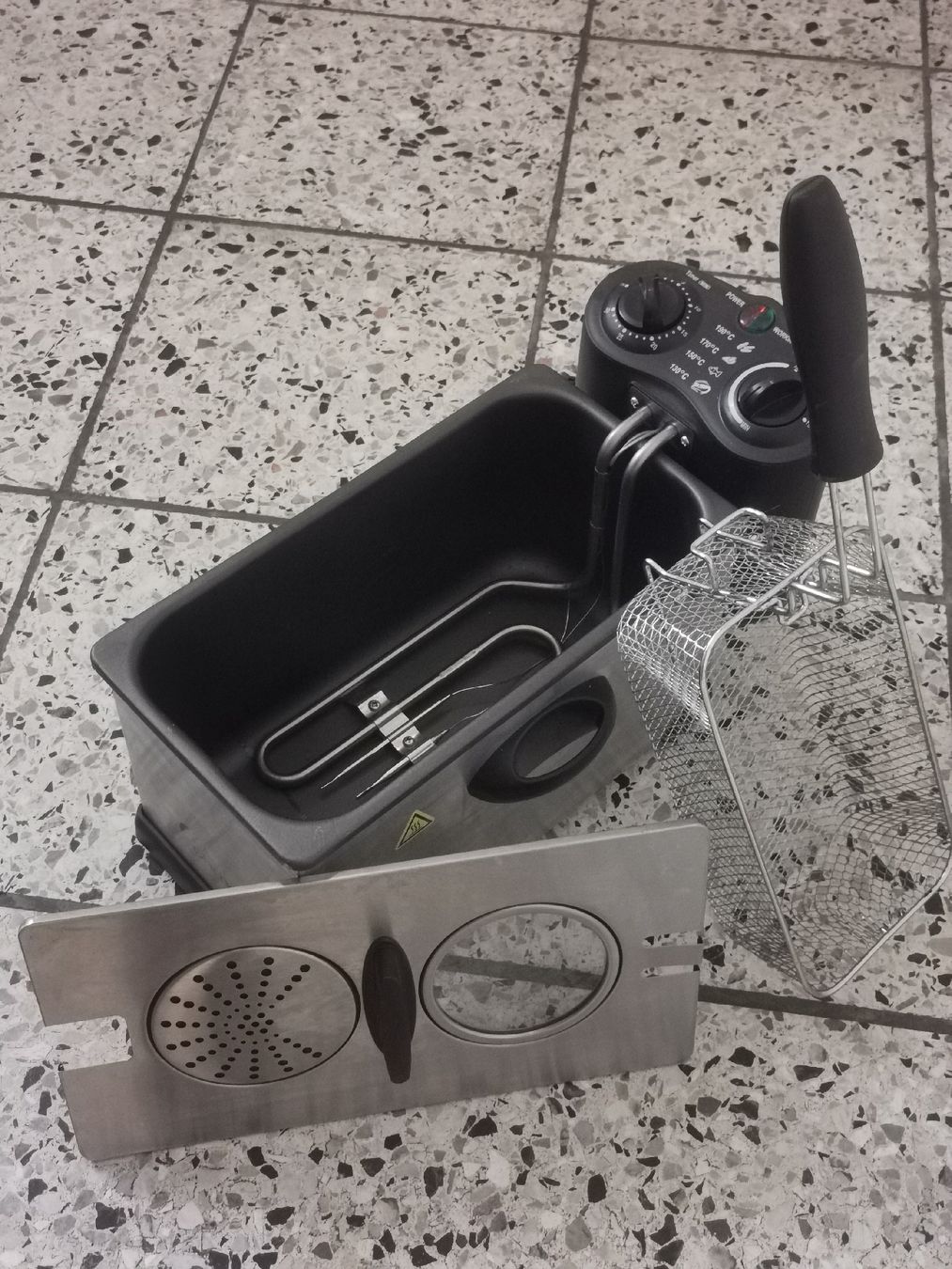Ohmex Appareils de cuisine: Elektro Fritteuse von Ohmex – Neuf (Voir description) à Mellingen par fra_g7y8 1