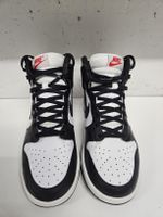 Nike Dunk High Panda (2021)