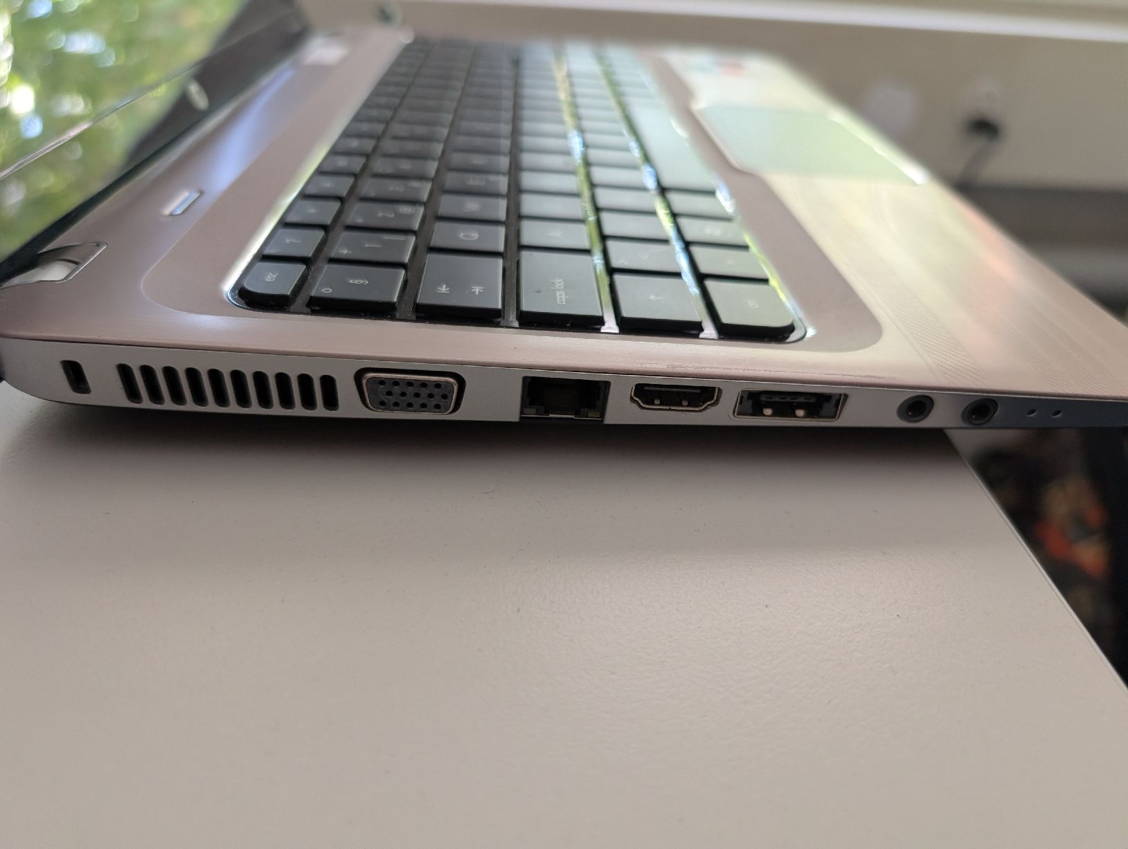 Hewlett Packard Portables: HP Laptop 15-d000 Intel Core i5 – D'occasion à Basel par rubah 2