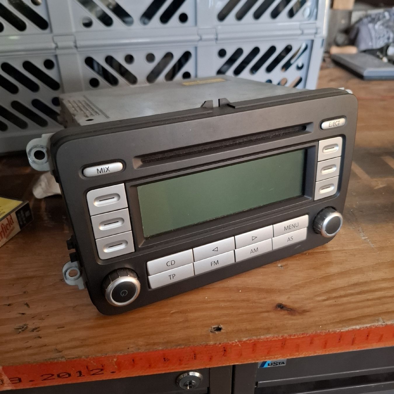 Volkswagen Tutti pezzi di ricambio auto: VW Passat Radio – Usato da Teufenthal AG venduto da Leslie_marc1
