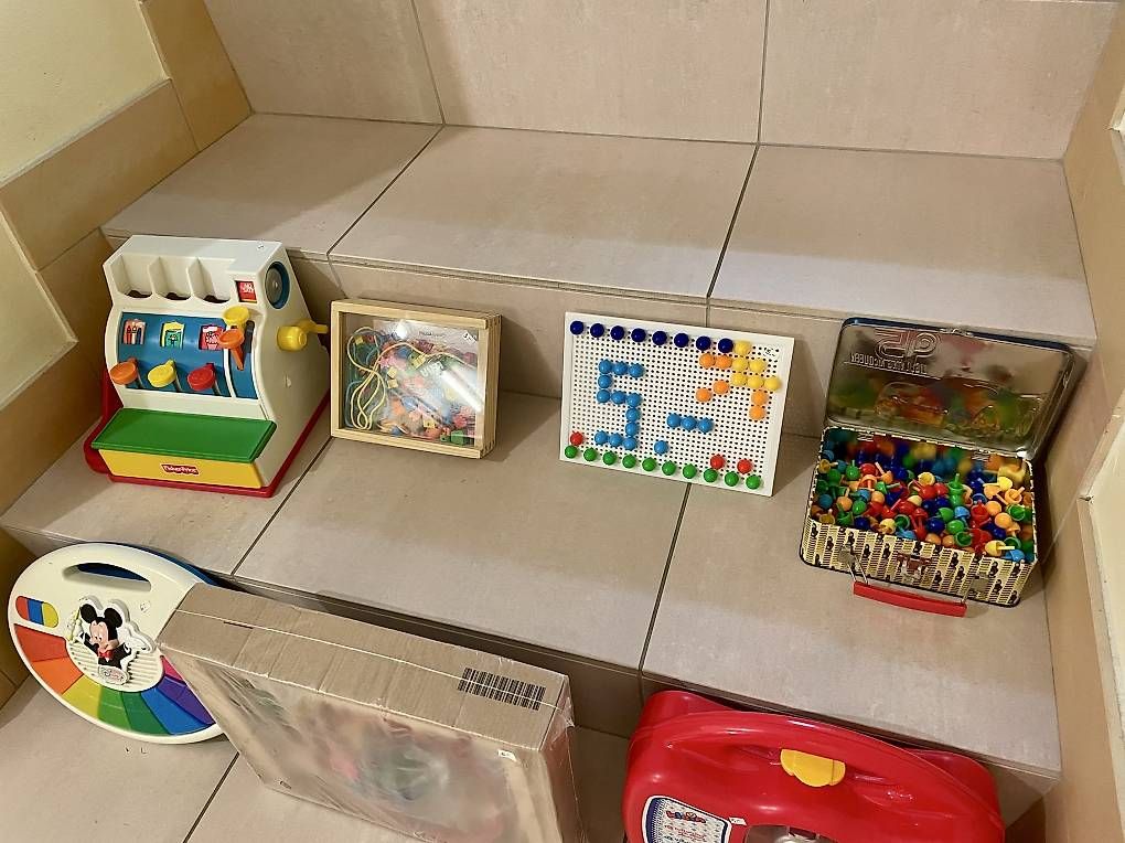 Giocattoli: Jeux/jouets pour enfants – Usato da Corcelles-pres-Concise venduto da Dilem 1