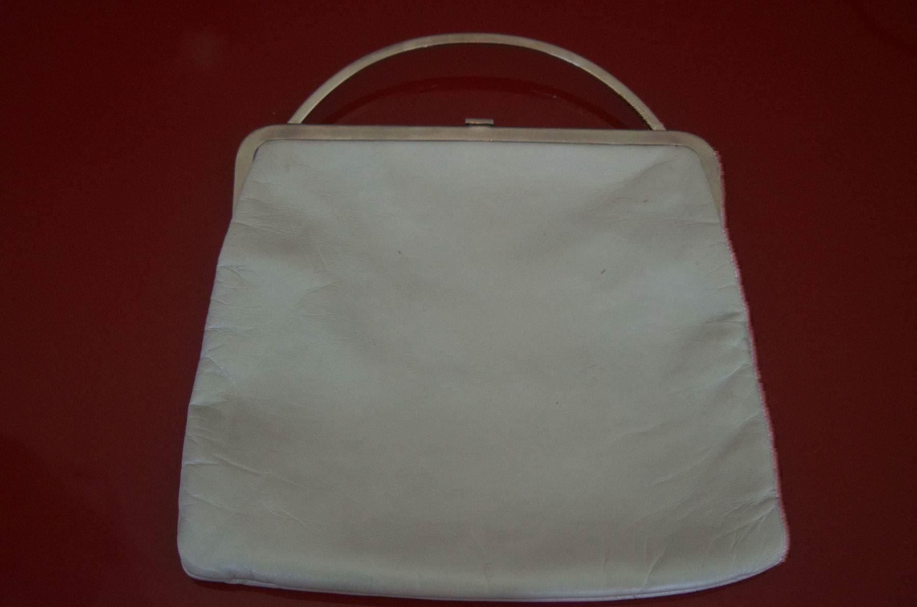 Borse da donna: Joli petit sac à main des année 60-70 – Usato da Brügg BE venduto da traindenuit 1