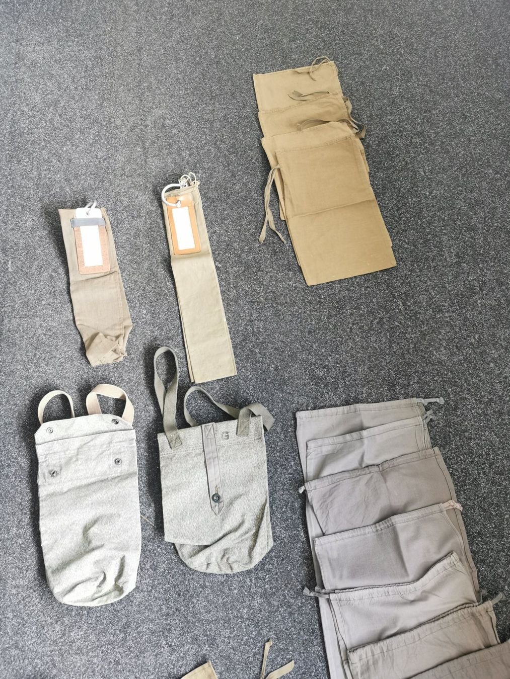 Schweizer Armee Uniformi: Diverse Taschen Beutel Militär Armee – Usato da Neuenkirch venduto da bf-109 4
