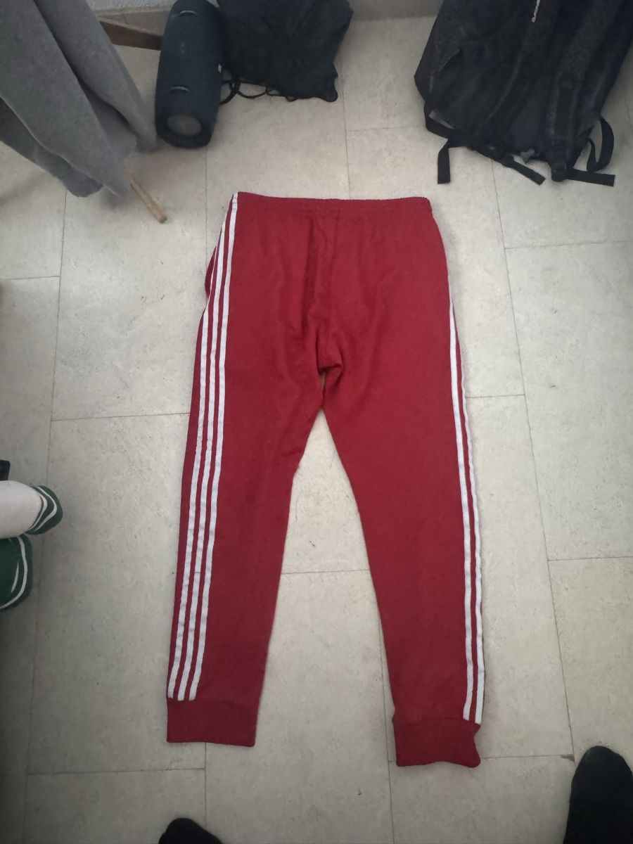 Adidas Pantaloni: Adidas Trainingshose rot Grösse L – Usato da Kriens venduto da M0nk3ZPlayZ 1
