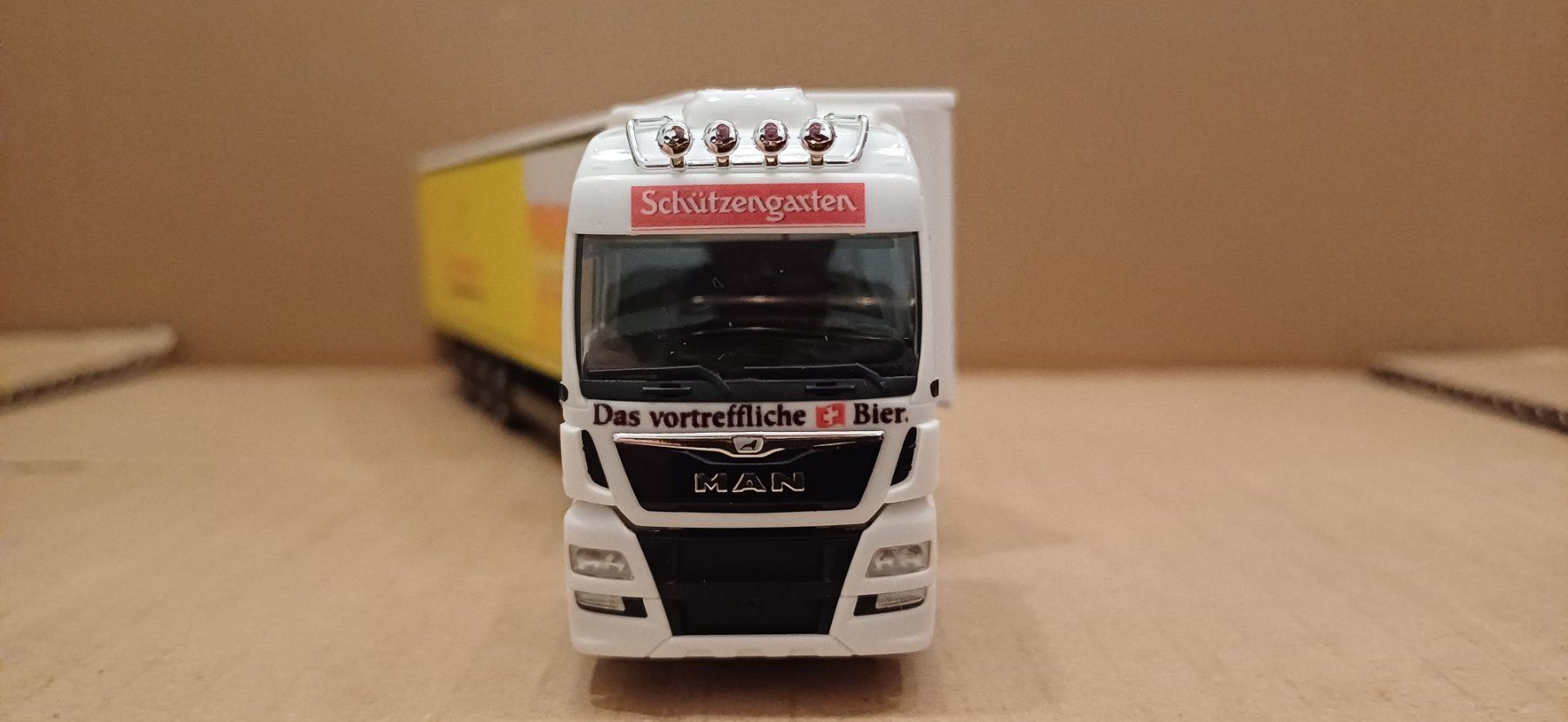 Herpa Modellini d'auto: HERPA. MAN 4X2 TGX.  1:87. CH. – Nuovo e nell'imballaggio originale da Romanel-s-Lausanne venduto da Bidule01