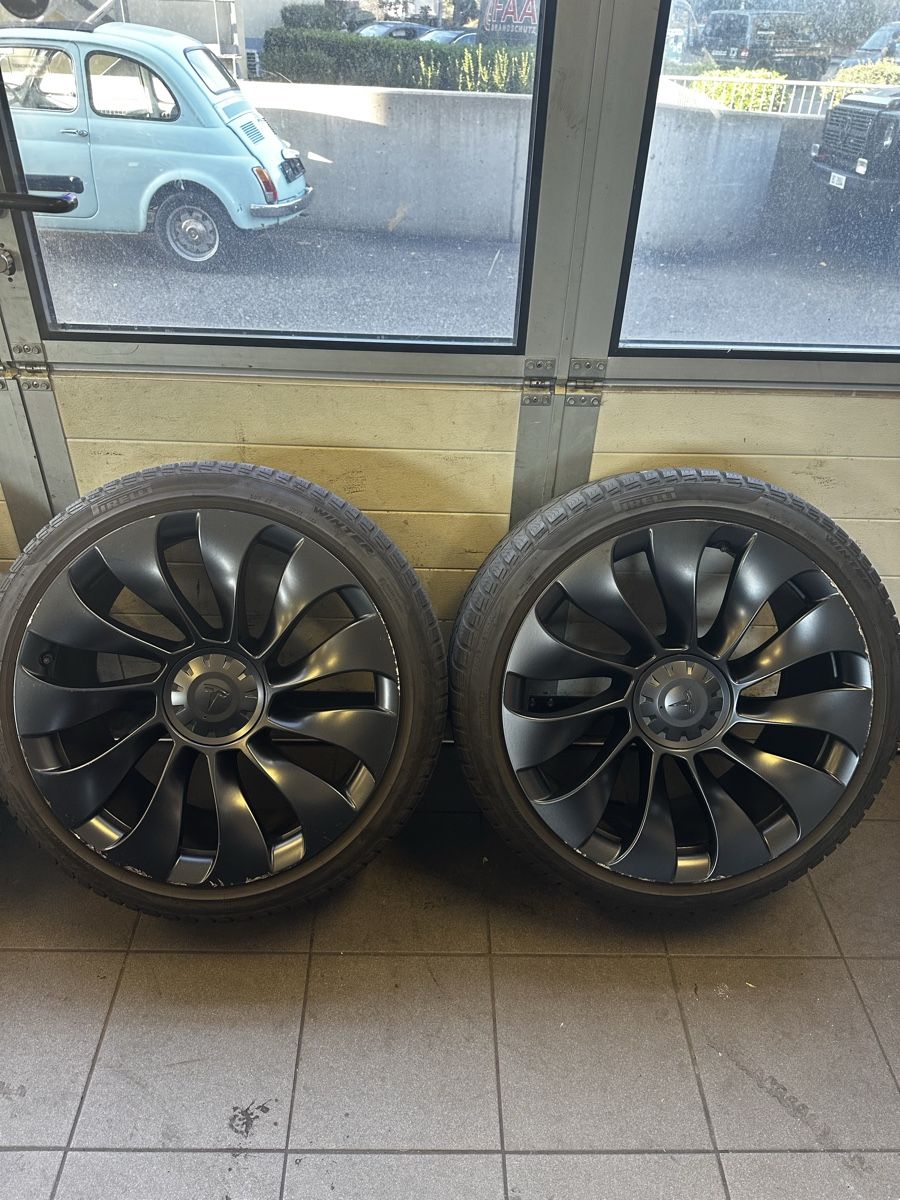 Tesla Felgen: Tesla Model Y Performance 21" Überturbine + Pirelli Winter – Gebraucht aus Basel von Zeynep94 3