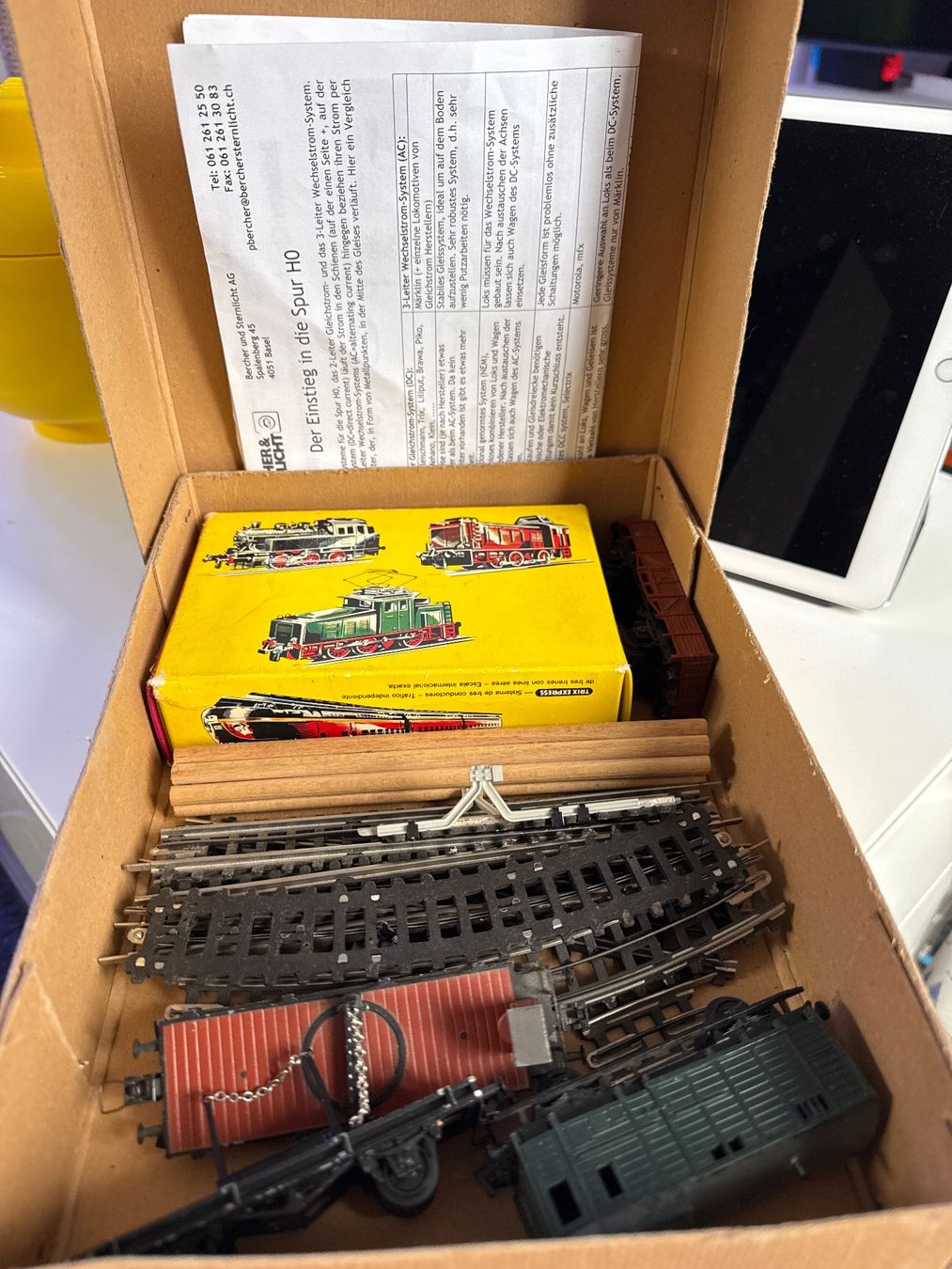 Modelleisenbahnen: H0 Konvolut: Gleise, Lok & Wagen – Gebraucht aus Allschwil von meeresperle