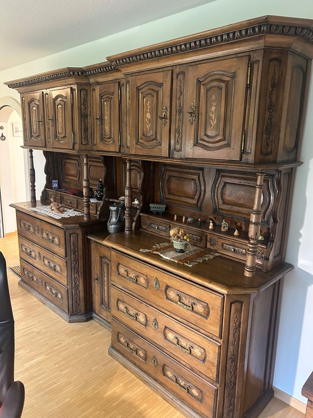 Büffets: Buffet Nussbaum – Gebraucht aus Stans von Benzen 4