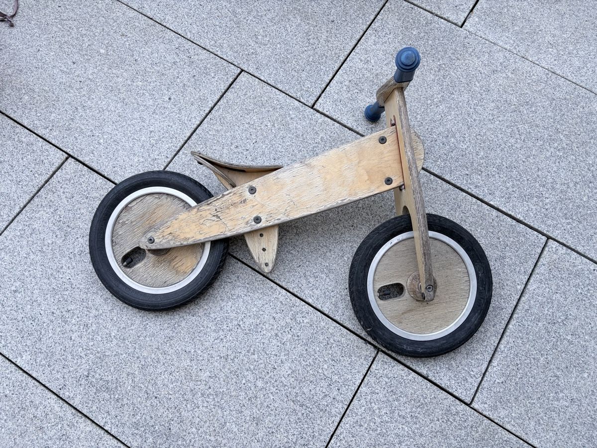 Likeabike Fahrzeuge für Kinder: Likeabike Laufrad Holz – Gebraucht aus Bern von lpetho