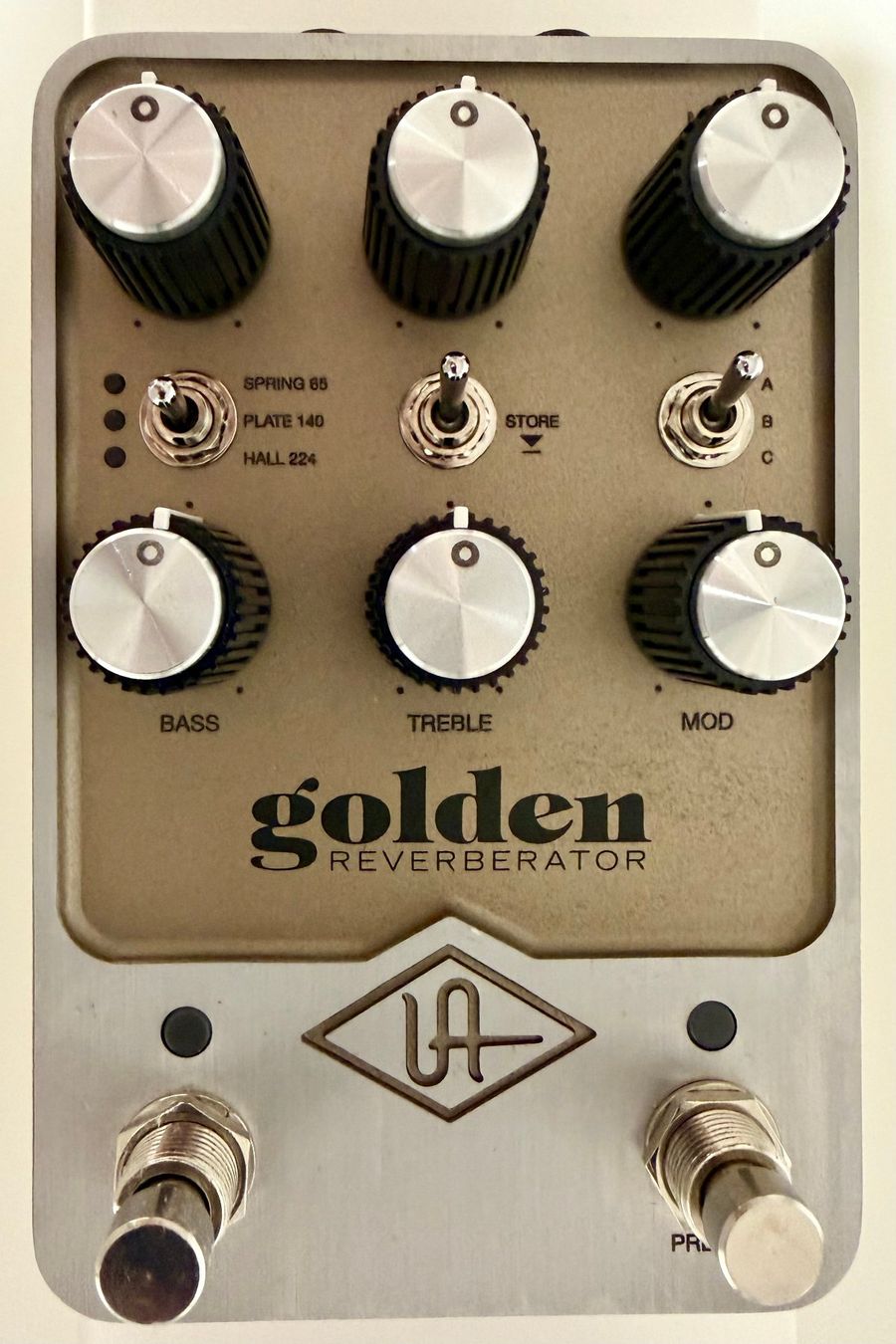 Universal Audio Strumenti musicali: UAFX Golden Reverberator with Midi control – Usato da Veyrier venduto da rom_q7qt
