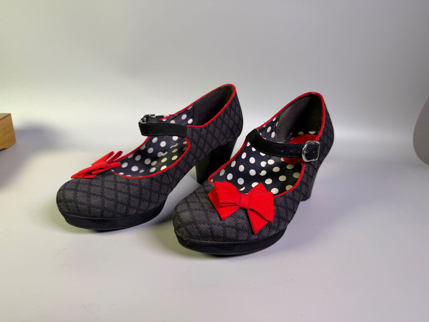 Scarpe da donna: Pumps Ruby Shoo Mary Janes Gr.39! – Usato da Schönenwerd venduto da BelaE9687