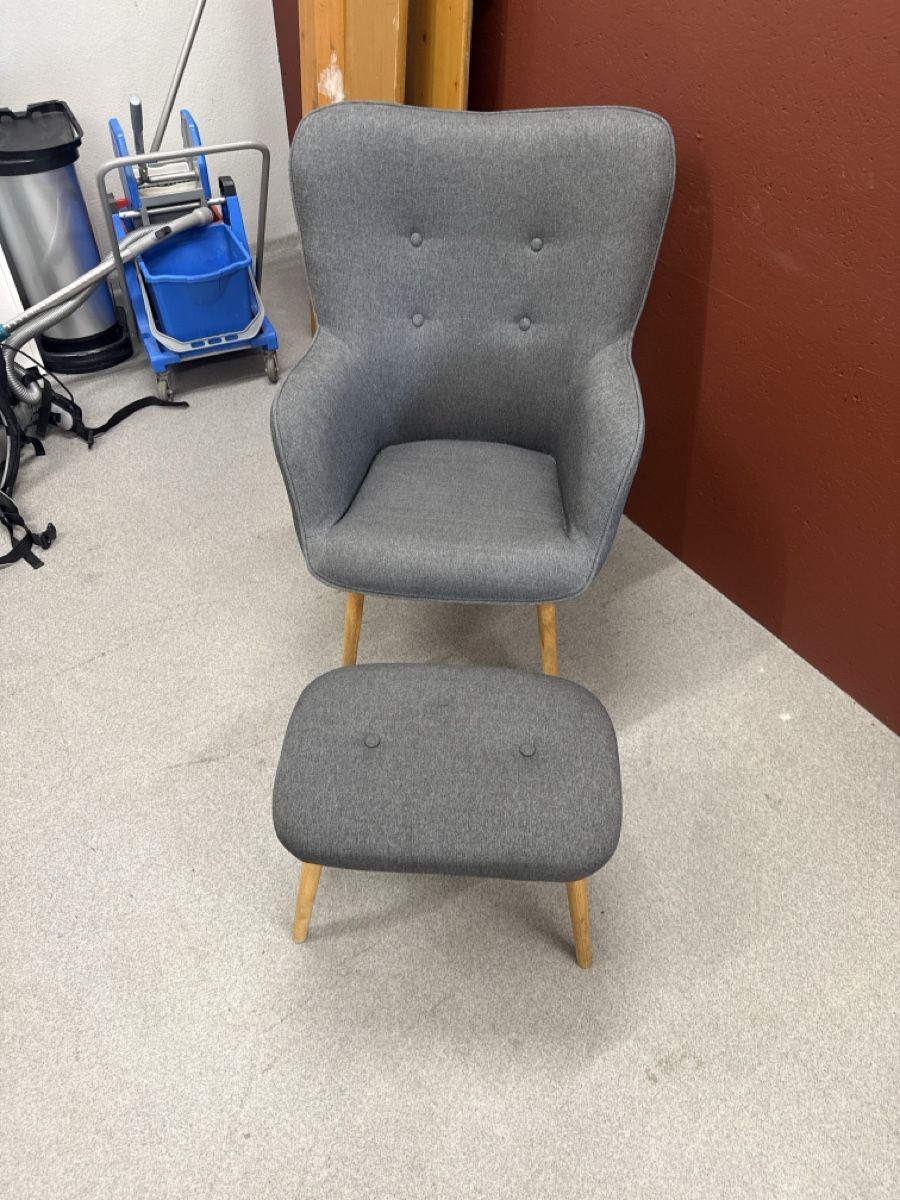 Jysk Poltrone: Sessel mit Hocker grau Stoff guter Zustand – Usato da Bischofszell venduto da McLuca81