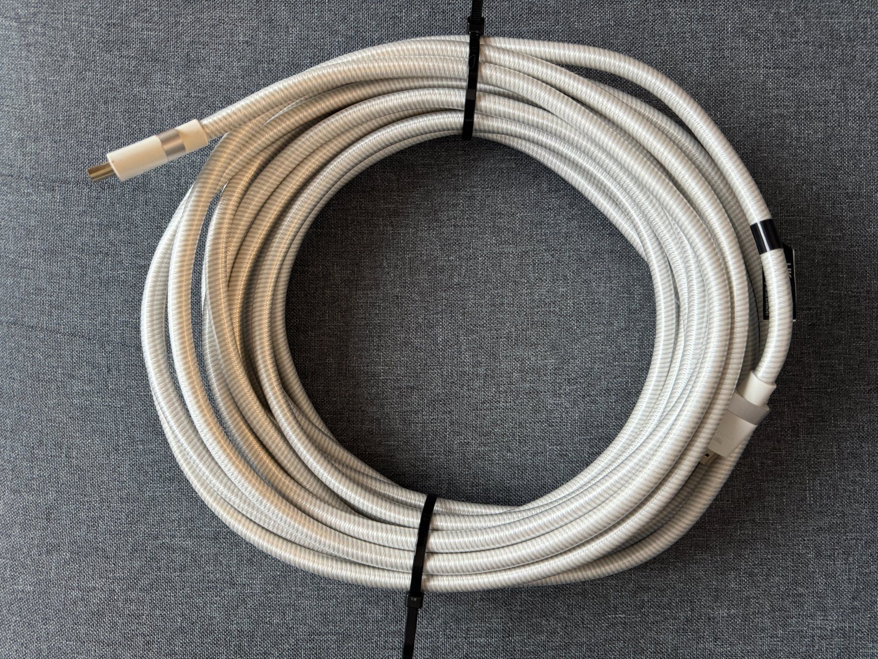 Cavi: Primewire HDMI to HDMI cable, 10m – Usato da Neuchâtel venduto da yan_lq56
