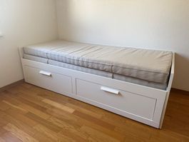 Doppelbett/Ausziehbett mit zwei Schubladen weiss