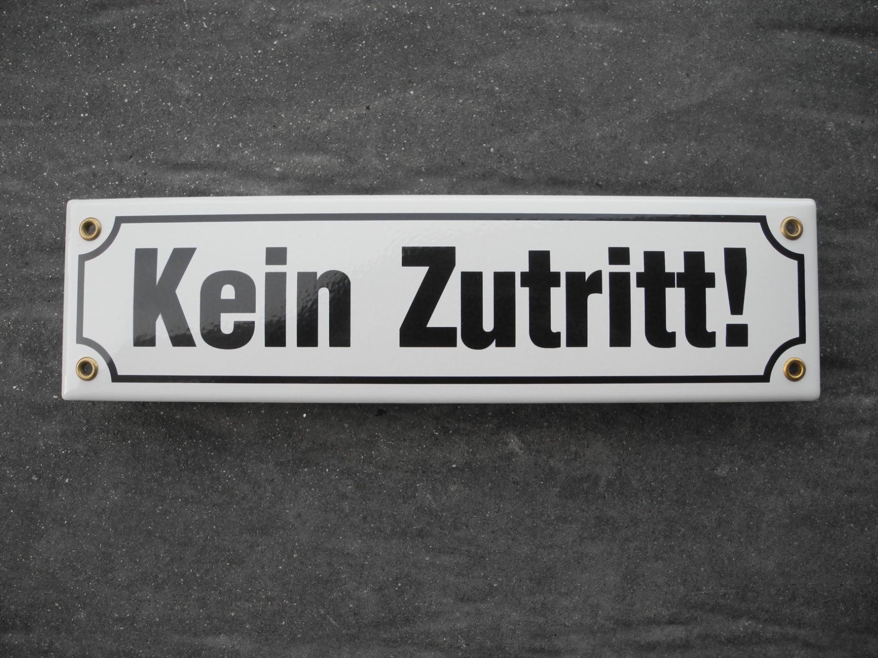 Insegne: KEIN ZUTRITT EMAIL – Usato da Reinach AG venduto da Huckleberrysix