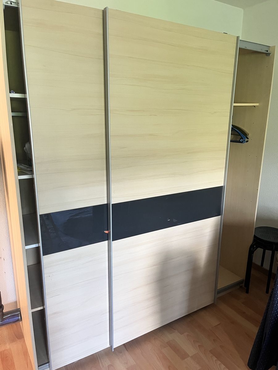 Armadi: Schrank – Usato da Oftringen venduto da hkch1907