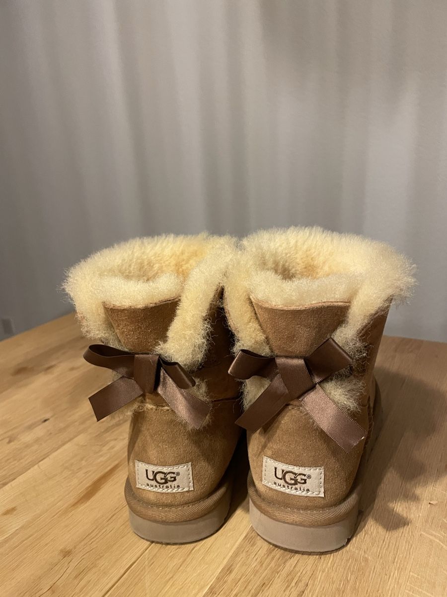 Ugg Scarpe da donna: UGG Boots, Grösse 36, Farbe camel – Usato da Oberdiessbach venduto da ram_b26k 1