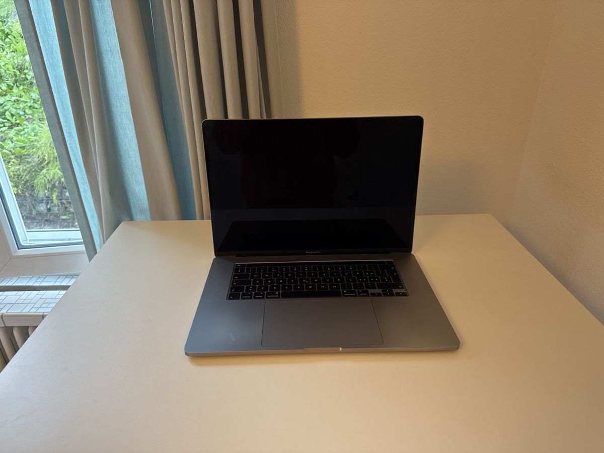 Apple Portables: Macbook Pro 2019 – D'occasion à Zürich par Falafffel 2