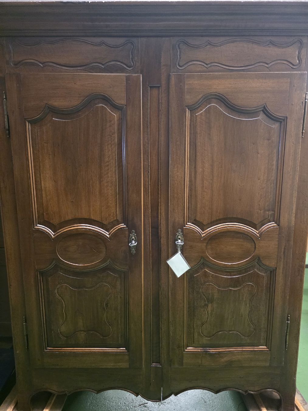 Armadi: antik armoire noyer – Usato da Mittelhäusern venduto da mis_6kgm