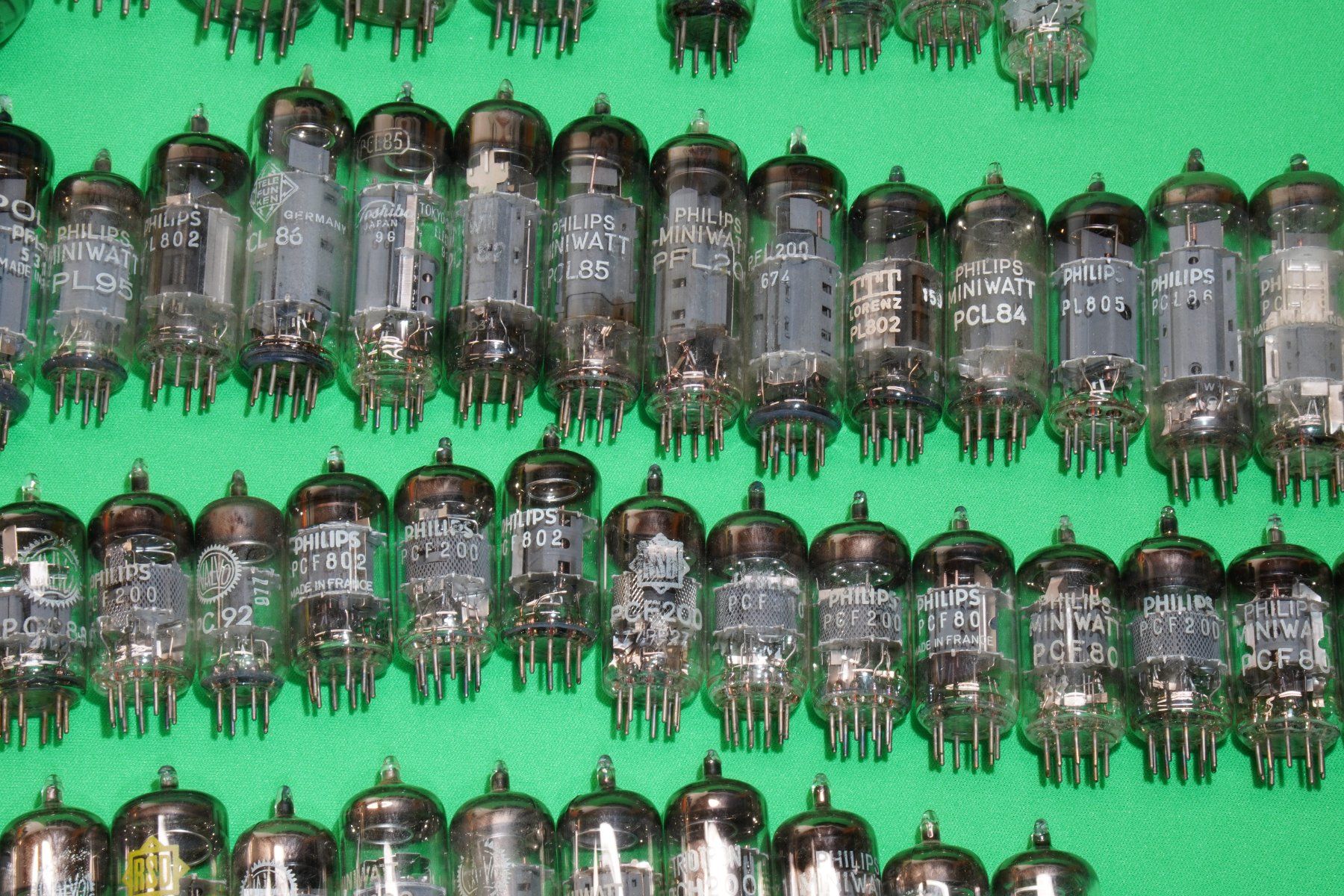 Elektronikbauteile: Radio-Röhren – Gebraucht aus St. Gallen von fabreto 3