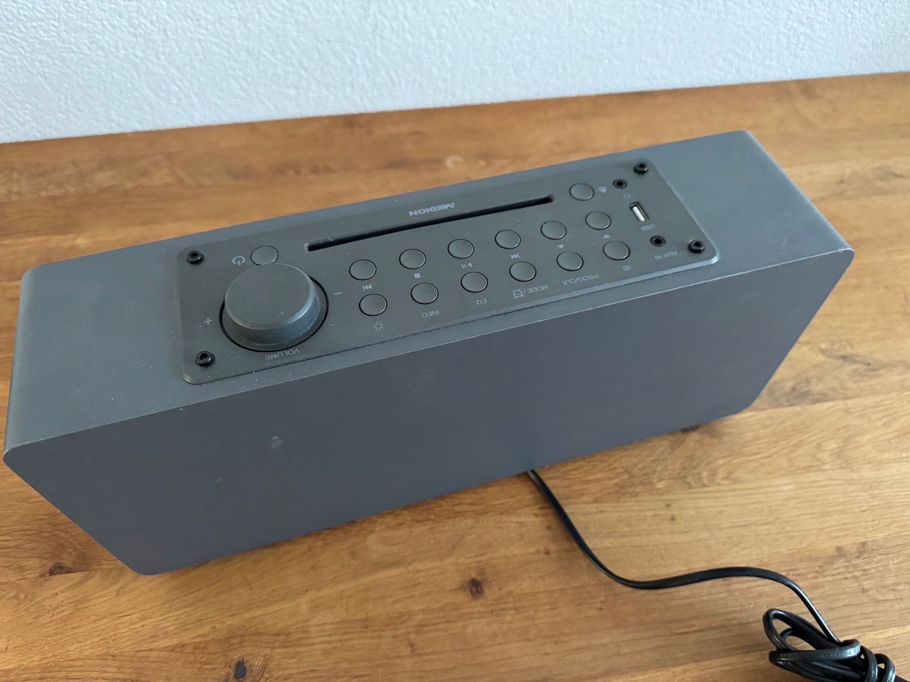 Medion Lettore multimediale & Streamer: Medion VERTIKALES MIKRO- AUDIO-SYSTEM P64131 Bluetooth. – Usato da Frauenfeld venduto da lona05 4