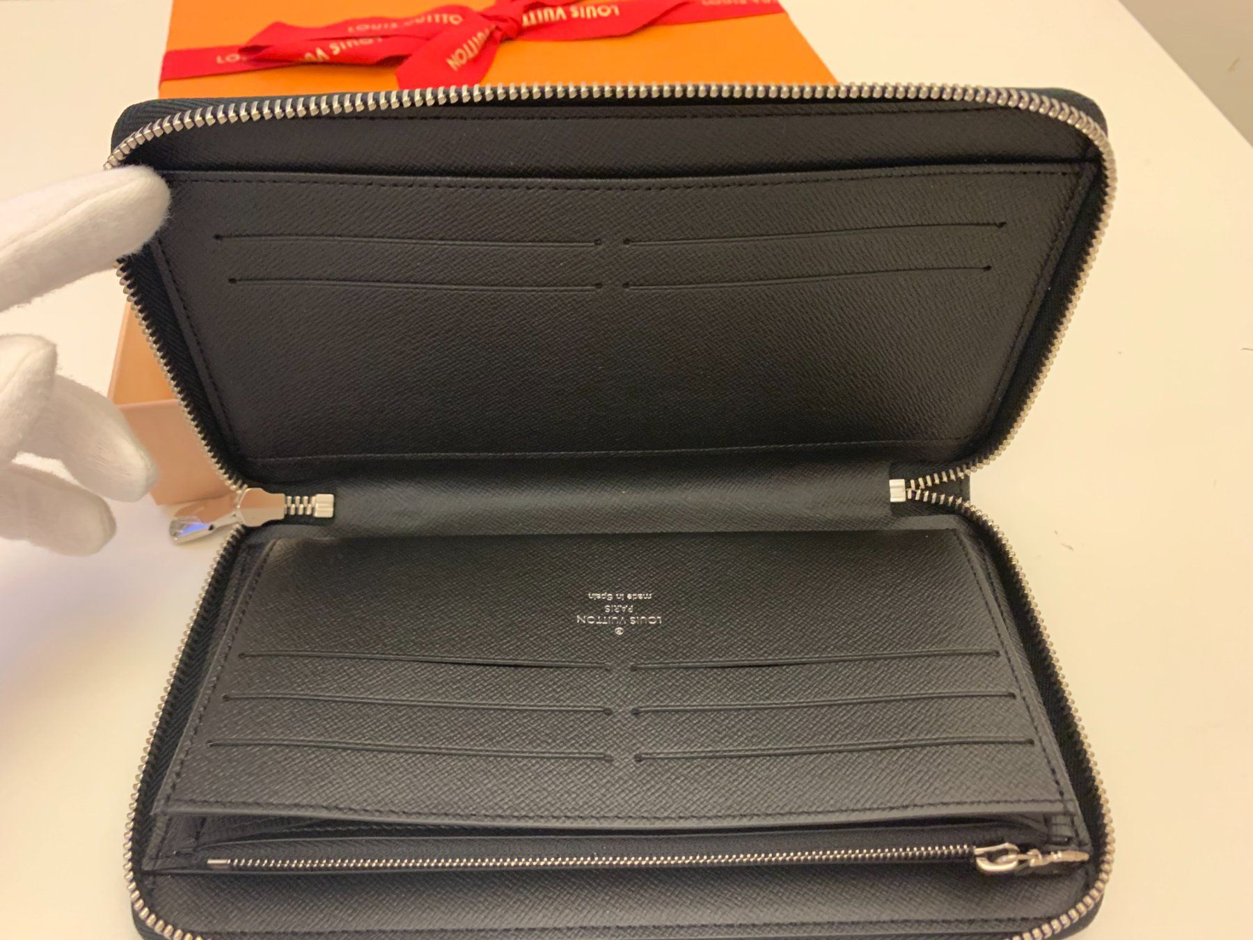 Louis Vuitton Portafogli: Louis Vuitton Damier Graphite Zippy Long Wallet N60111 – Nuovo e nell'imballaggio originale da Genestrerio venduto da fra_c955 2