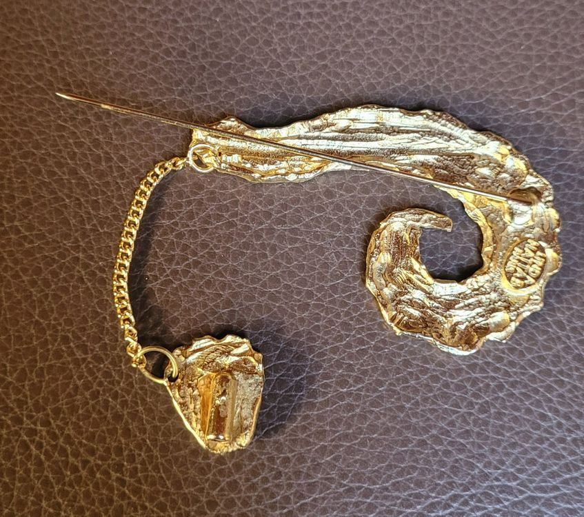 Broche feuille en filigrane doré vintage | Épingle feuille dorée