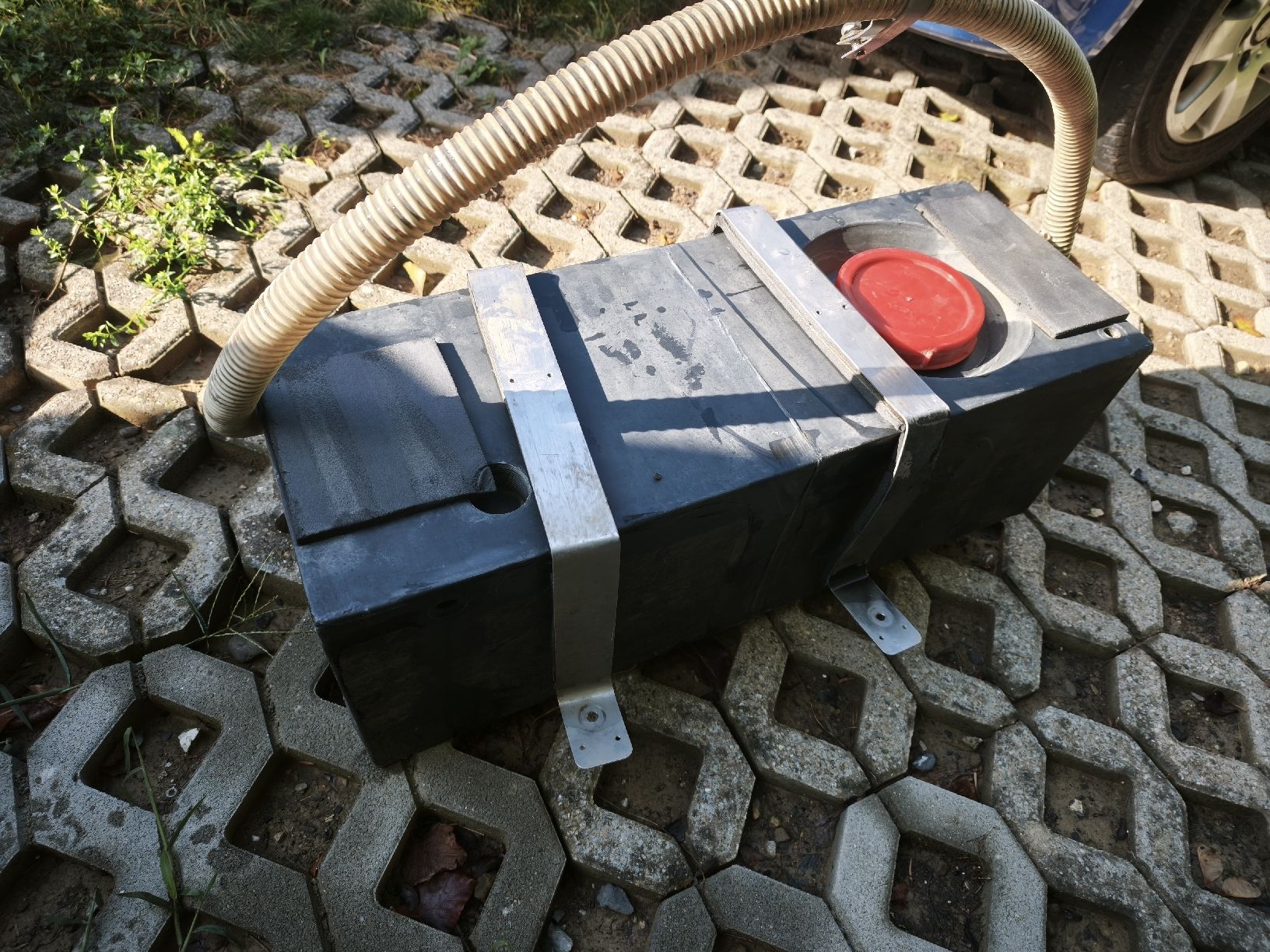 Abbeveratoi e trogoli: Abwassertank Wohnmobil 67L – Usato da Gontenschwil venduto da Jeepli1970 1