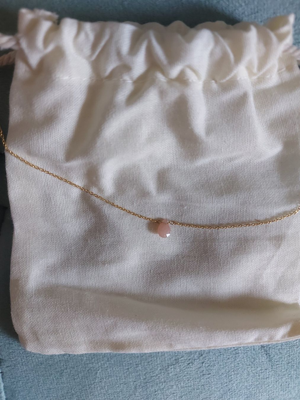 Catenine: Collier pendentif pierre en forme de goutte – Nuovo e nell'imballaggio originale da Le Mont-Pèlerin venduto da jux_x96b