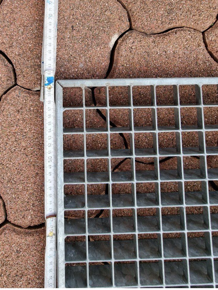 Grilles & Grillages: Gitterrost, Metall – D'occasion à Zuzgen par ricard11 3