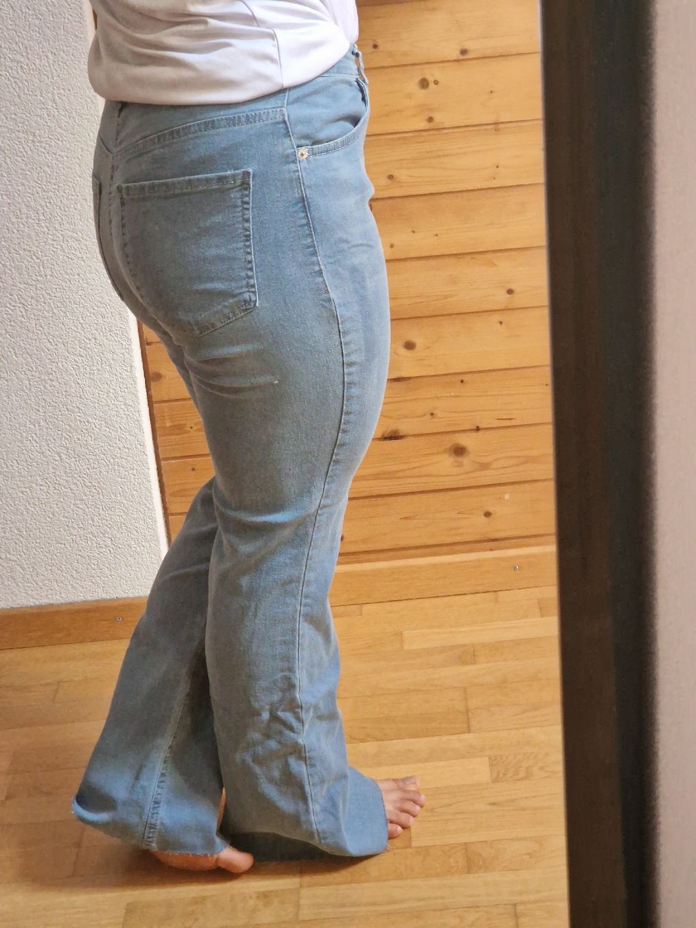 Jeans: Jeans wide leg – Usato da Wil SG venduto da zeh_pck9 3