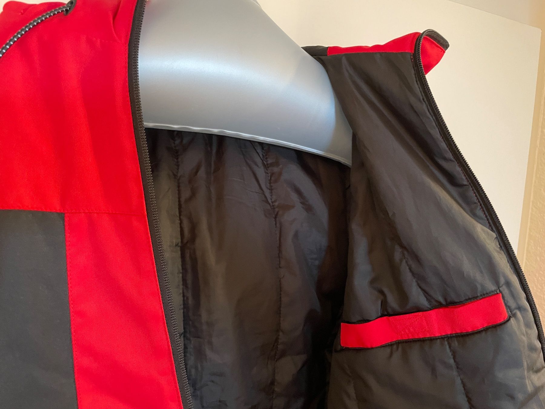 Jack & Jones Giacche: Softshelljacke von Jack&Jones Gr. s in rot-schwarz – Usato da Hittnau venduto da kleen 3