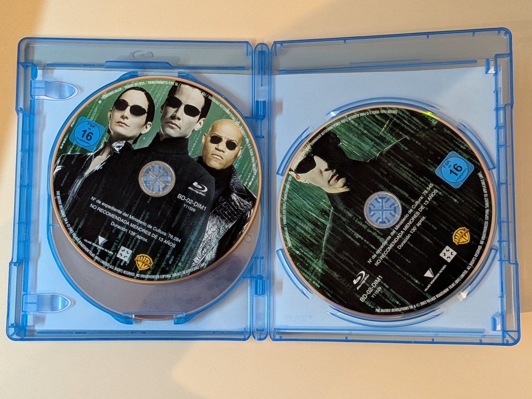 Tutti i DVDs: "Complete Matrix Trilogy" mit Keanu Reeves [3 Blu-rays] – Usato da Port venduto da gecotom 4