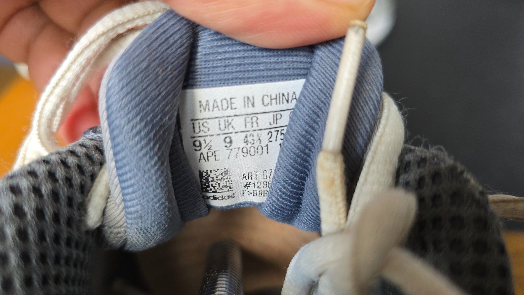 New Balance Herrenschuhe: Adidas Response CL Sneaker  .  EU 43 1/3 – Gebraucht aus Wallisellen von theblacksheep 5